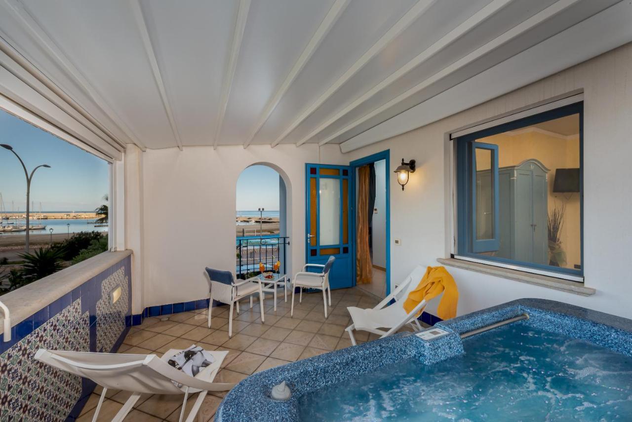 Hotel Ristorante Mediterraneo Faro San Vito Lo Capo Eksteriør billede