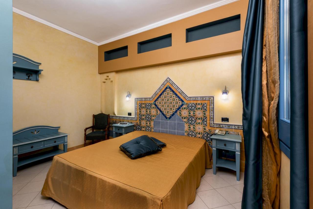 Hotel Ristorante Mediterraneo Faro San Vito Lo Capo Eksteriør billede