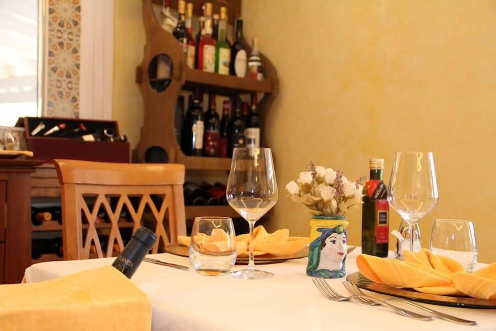 Hotel Ristorante Mediterraneo Faro San Vito Lo Capo Eksteriør billede