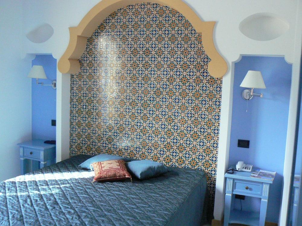 Hotel Ristorante Mediterraneo Faro San Vito Lo Capo Eksteriør billede